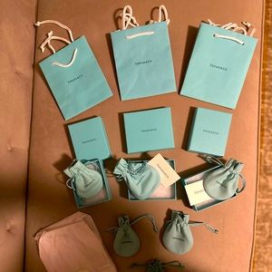 Tiffany & Co Gift box’s, Gift bags, Jewelry pouch, Tiffany tissue paper